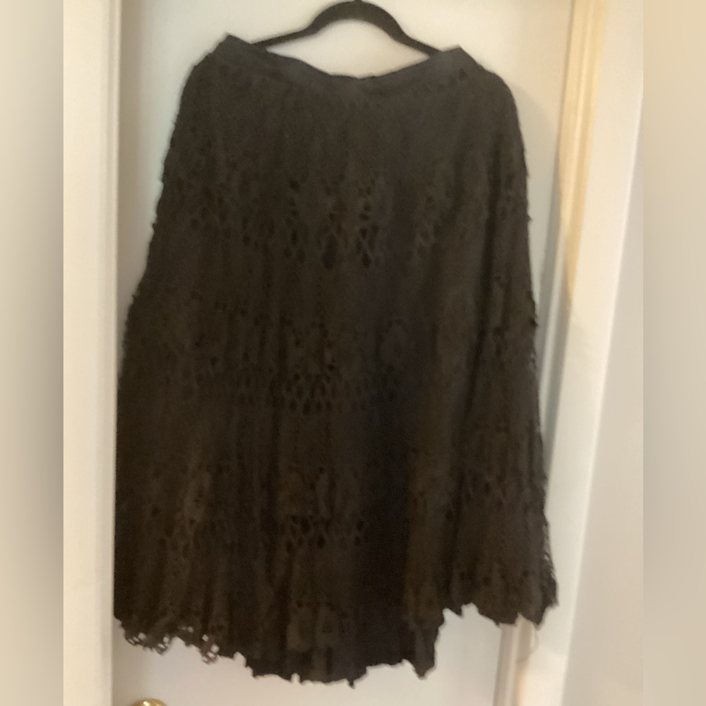 Vintage 1950s black crocheted lace full circle dancing skirt